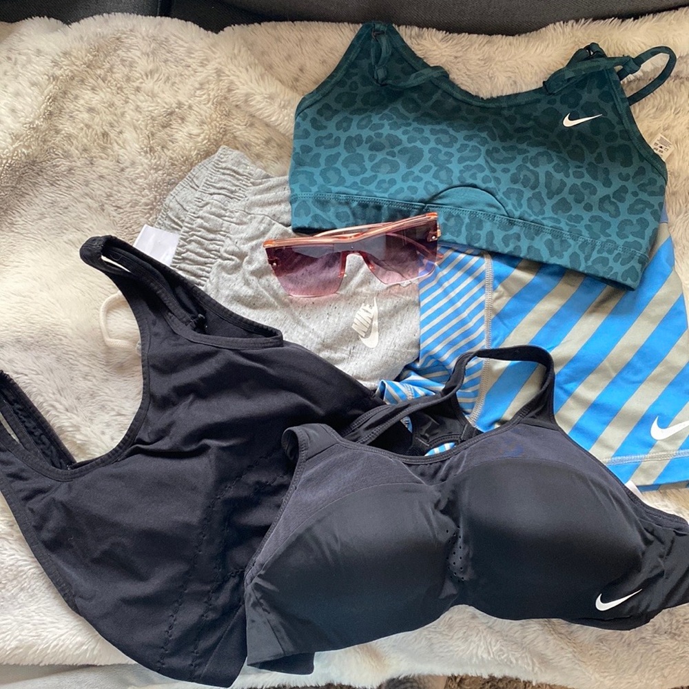 Nike Bundle Collection , +FREE items moving sale 🎆read description Free